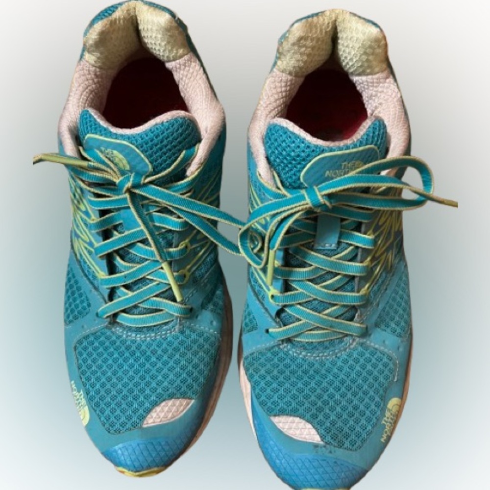 The North Face Ultra Cardiac Blue Athletic Shoes Lightweight Mesh Design Sized 7